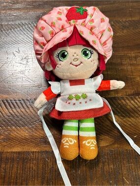Strawberry Shortcake 8 inch Scented Plush Doll Strawberry Shortcake